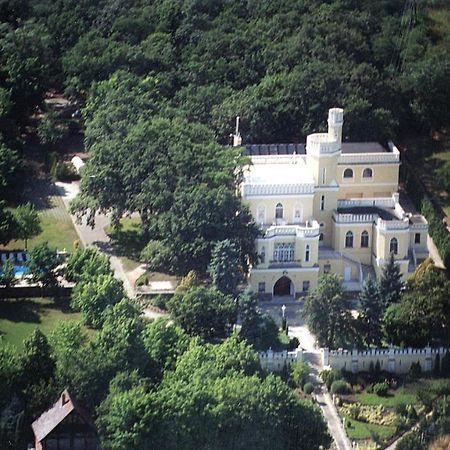 Sir David Balaton Castle Apartmanok Balatonszepezd Exterior photo