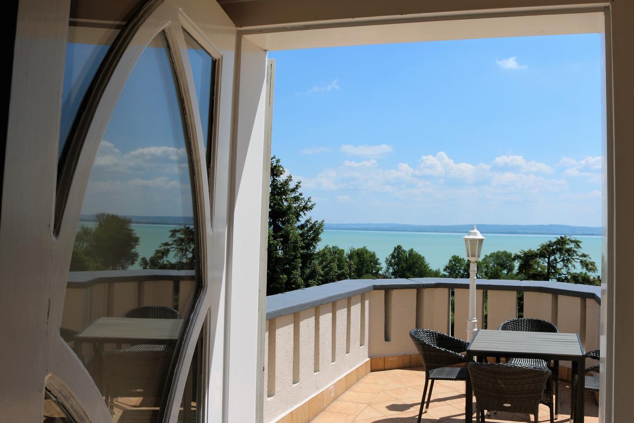 Sir David Balaton Castle Apartmanok Balatonszepezd Exterior photo