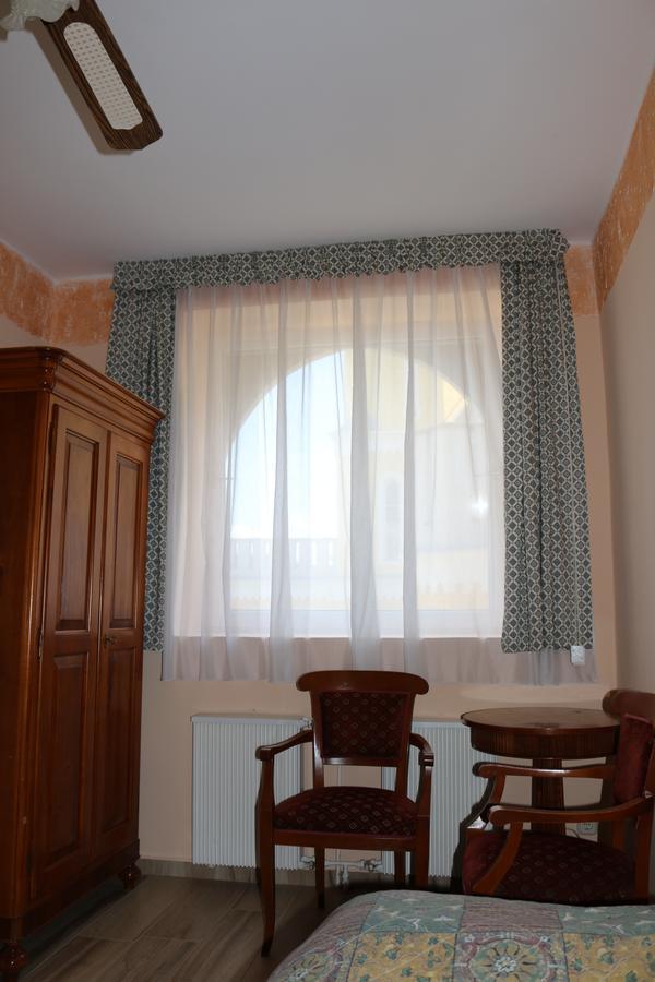 Sir David Balaton Castle Apartmanok Balatonszepezd Exterior photo