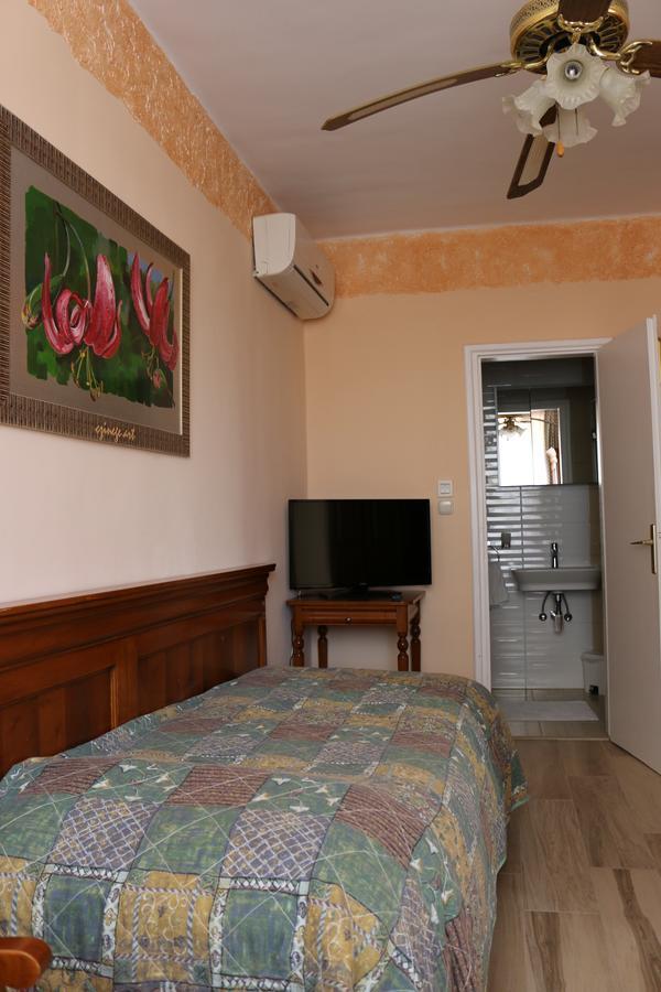 Sir David Balaton Castle Apartmanok Balatonszepezd Exterior photo